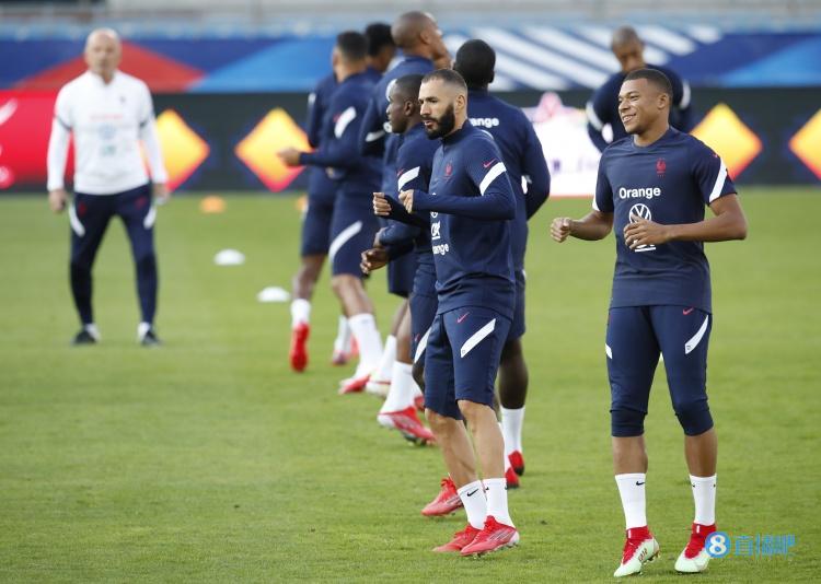 马图伊迪:本泽马和姆巴佩让我想起里瓦尔多和大罗